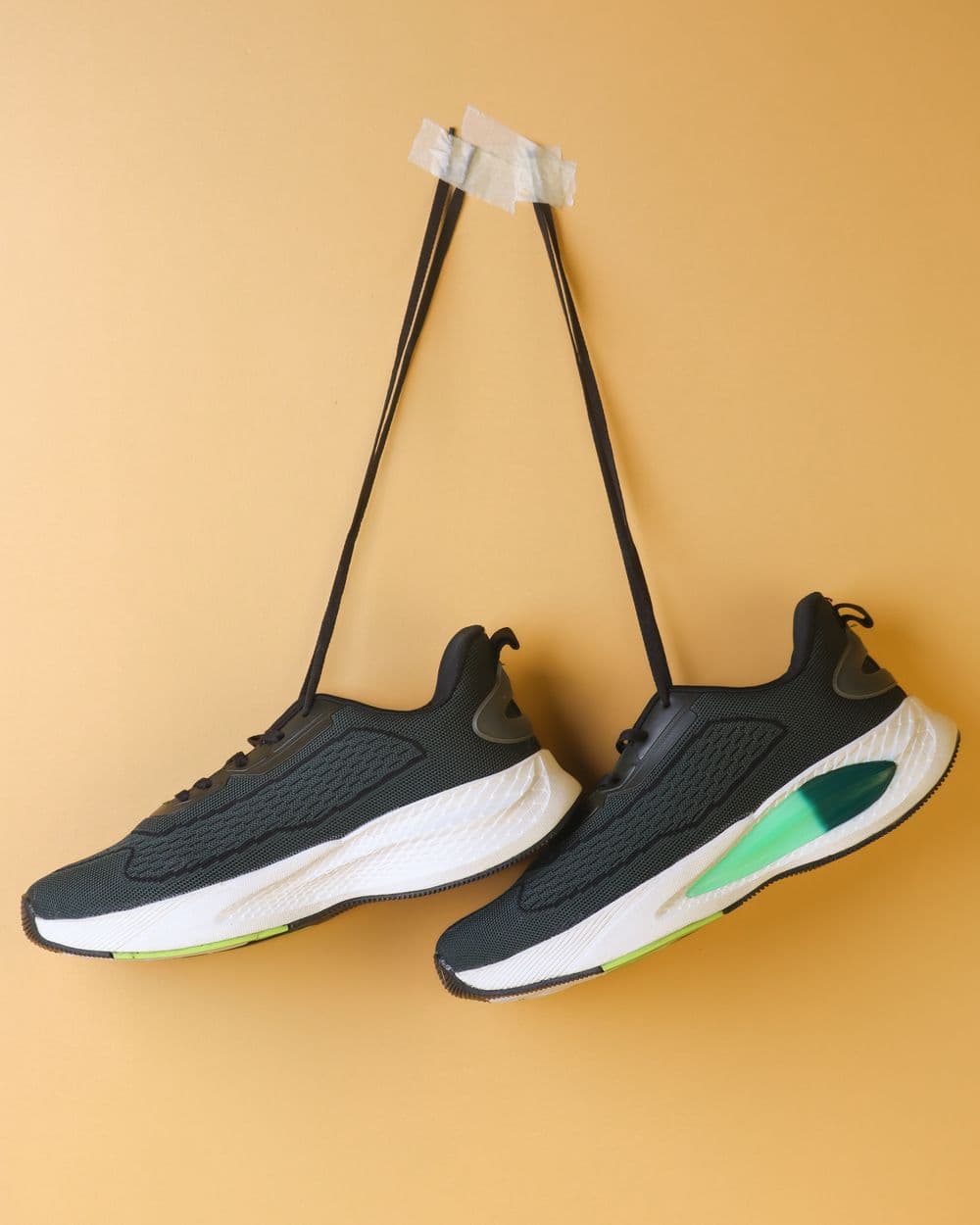 The consignment being classified: a mesh-upper running shoe