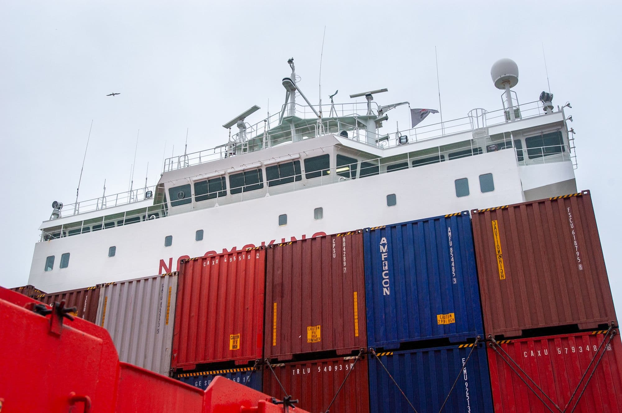 Container doors carrying their owner codes, serial numbers and check digits